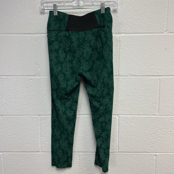 Betabrand Green Patterned Women's Pants - Picture 4 of 7